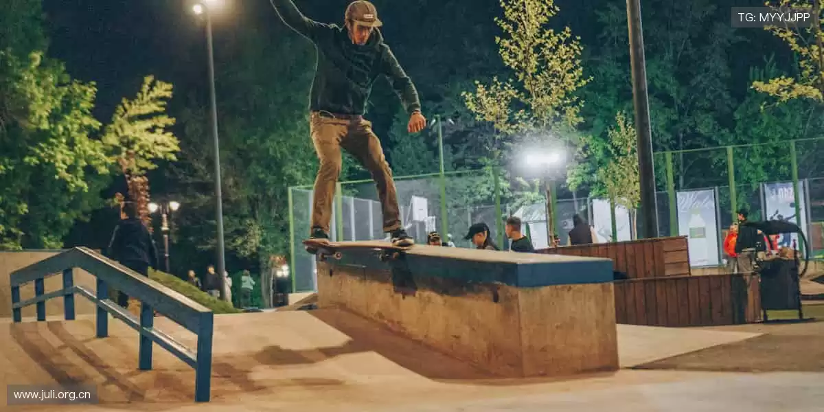 👕球迷专属，个性定制！每一件周边，都是热爱的勋章🎁